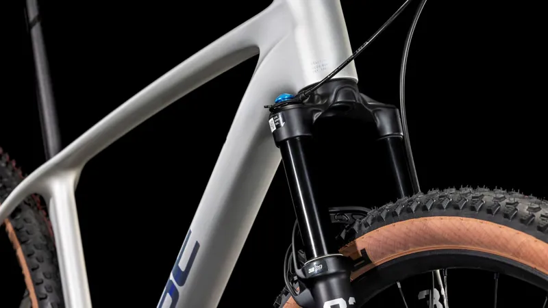 Cube Reaction c:62 Race Mountain Bike in Sleek Grey/Prism-7